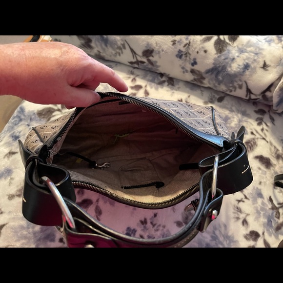 Used Dooney and Bourke handbag - Picture 3 of 5